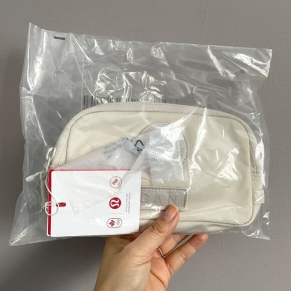 Lululemon White Team Canada Future Legacy Mini Belt Bag COC CPC Logo - BNIP - Picture 2 of 5